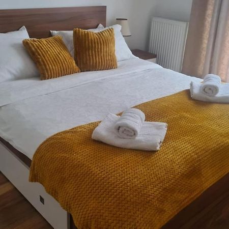 Apartament Mirubias Lägenhet Braşov Exteriör bild