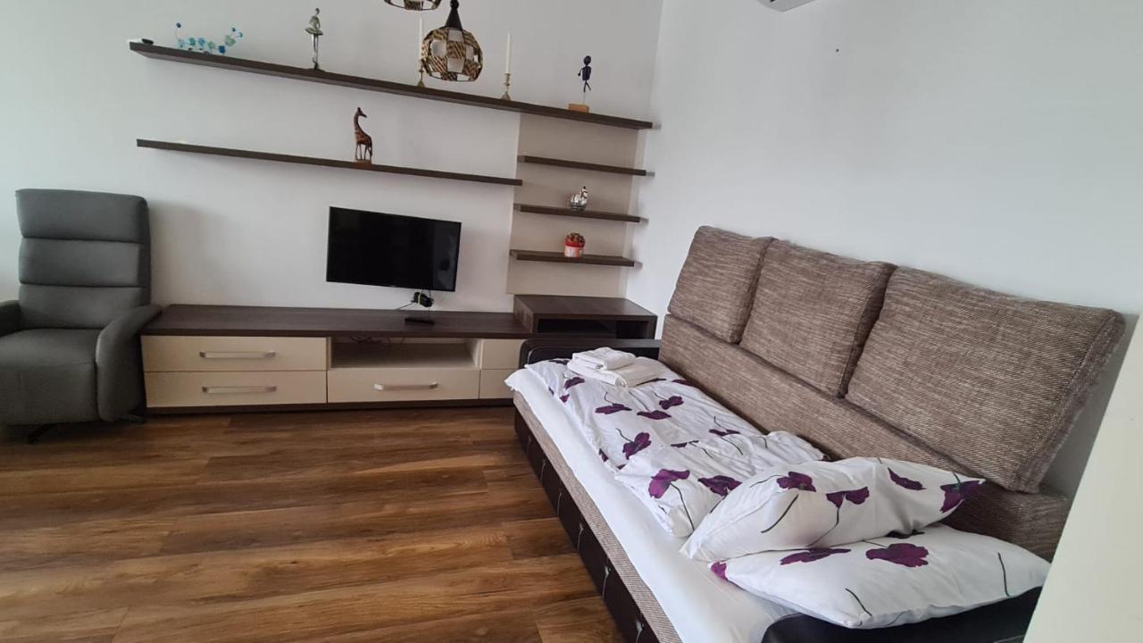 Apartament Mirubias Lägenhet Braşov Exteriör bild