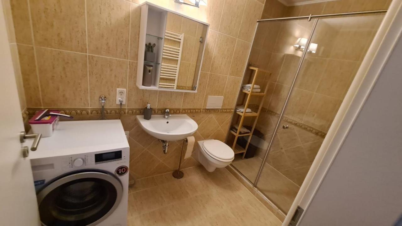Apartament Mirubias Lägenhet Braşov Exteriör bild