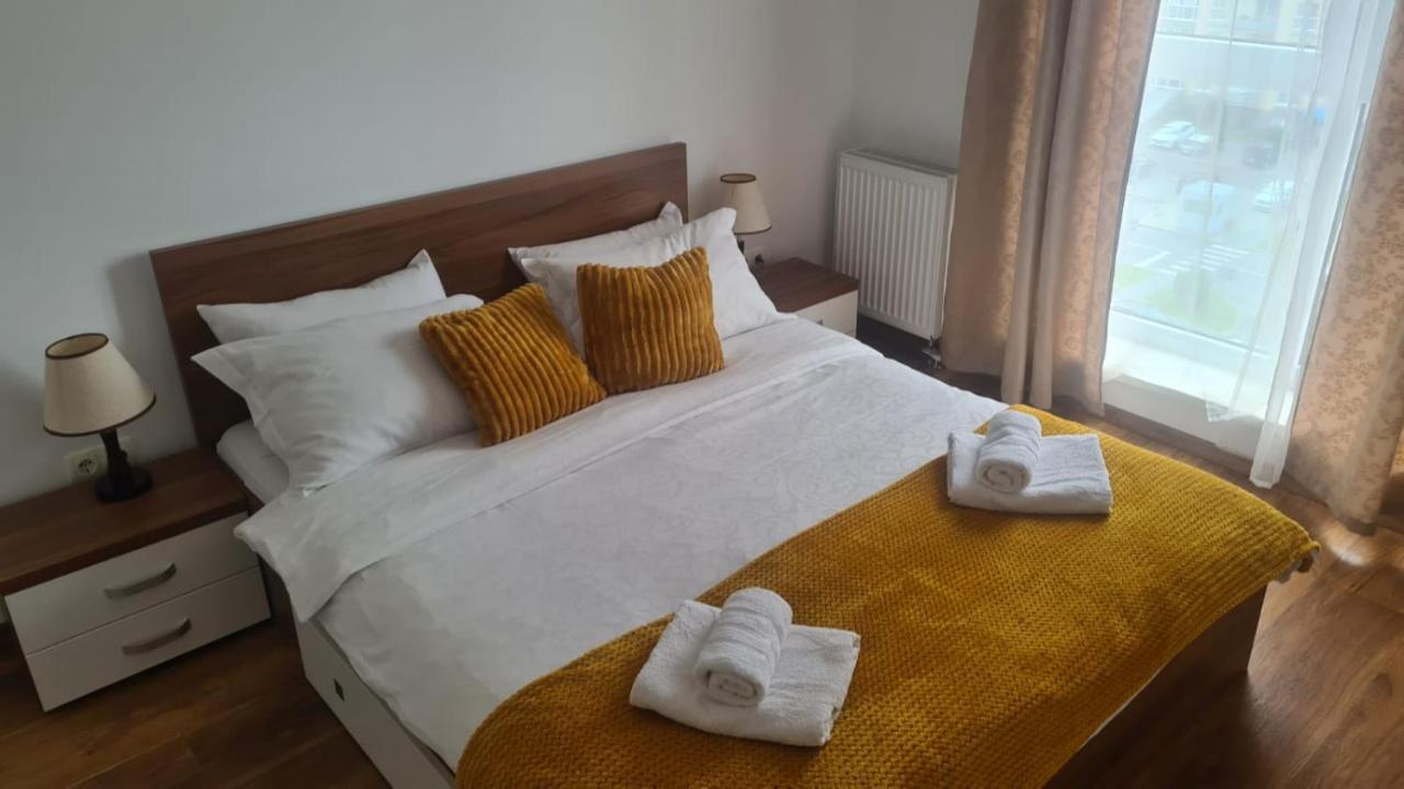 Apartament Mirubias Lägenhet Braşov Exteriör bild
